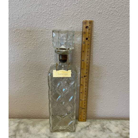 Vintage antique square Bourbon cut glass decanter - Picture 6 of 7